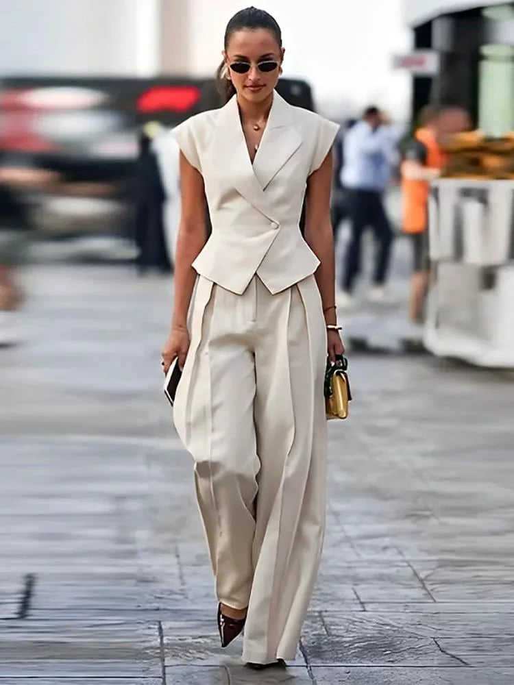 Beige Sleeveless Tailored Suit Set with Waist Cinch – Effortless Elegance