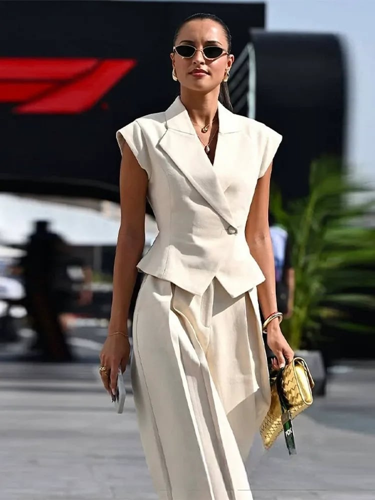Beige Sleeveless Tailored Suit Set with Waist Cinch – Effortless Elegance