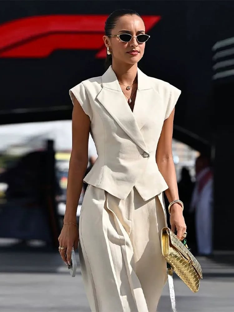 Beige Sleeveless Tailored Suit Set with Waist Cinch – Effortless Elegance